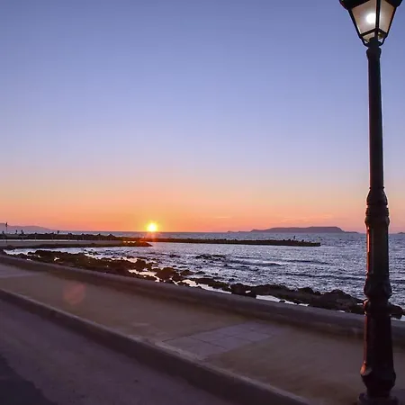 Mariza's Beachfront With Swimming Pool *