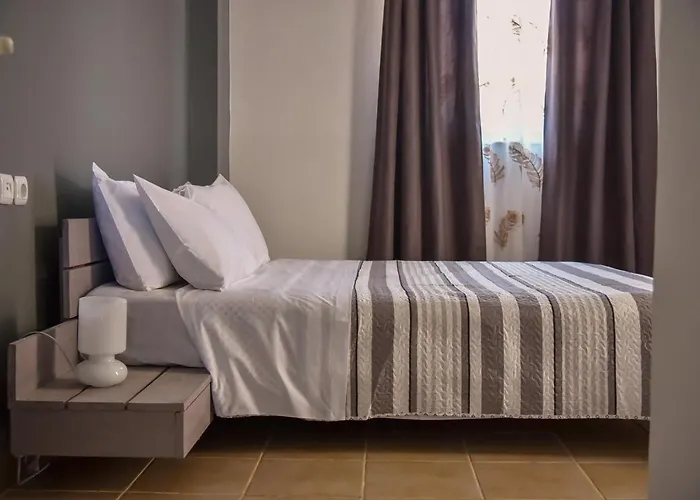 Mariza's Beachfront With Swimming Pool Hersonissos (Crete)