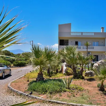 Mariza's Beachfront With Swimming Pool Daire *