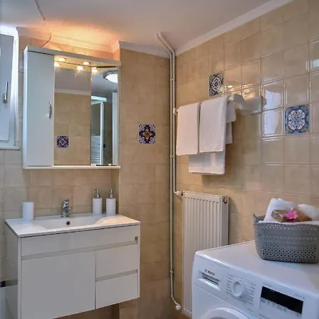 Appartement Mariza's Beachfront With Swimming Pool