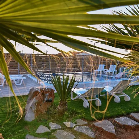 Mariza's Beachfront With Swimming Pool Apartment *
