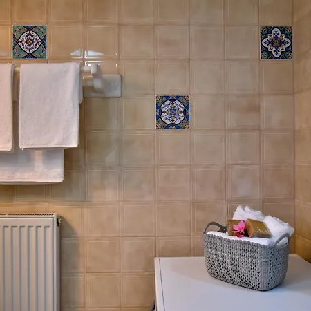 Mariza's Beachfront With Swimming Pool *