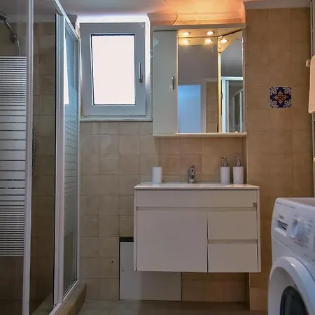 Mariza's Beachfront With Swimming Pool Hersónissos