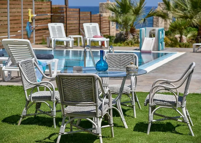 Mariza's Beachfront With Swimming Pool Chersonissos