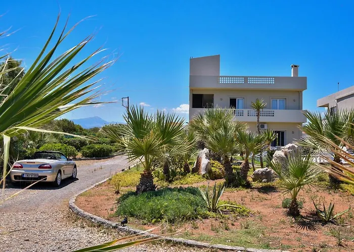 Mariza's Beachfront With Swimming Pool Апартаменты *