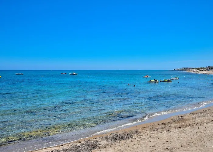 Mariza's Beachfront With Swimming Pool Chersonissos