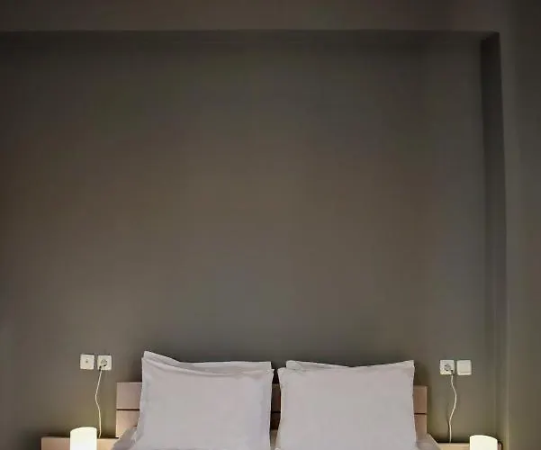 Апартаменты Mariza's Beachfront With Swimming Pool Херсониссос