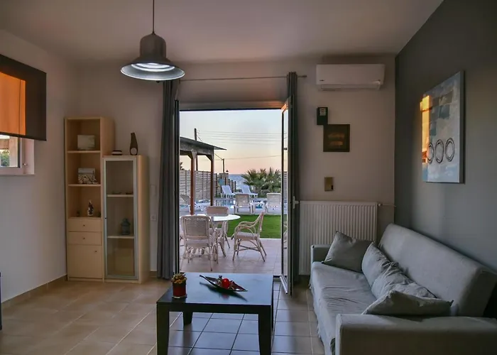 Апартаменты Mariza's Beachfront With Swimming Pool Херсониссос