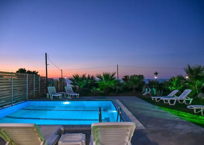 Апартаменты Mariza's Beachfront With Swimming Pool Херсониссос