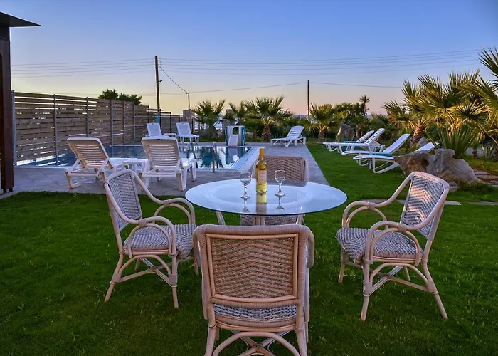 Mariza's Beachfront With Swimming Pool Апартаменты *