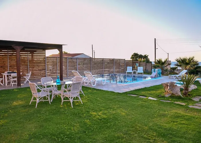 Mariza's Beachfront With Swimming Pool Hersonissos (Crete)