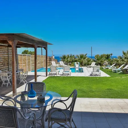 Apartament Mariza's Beachfront With Swimming Pool