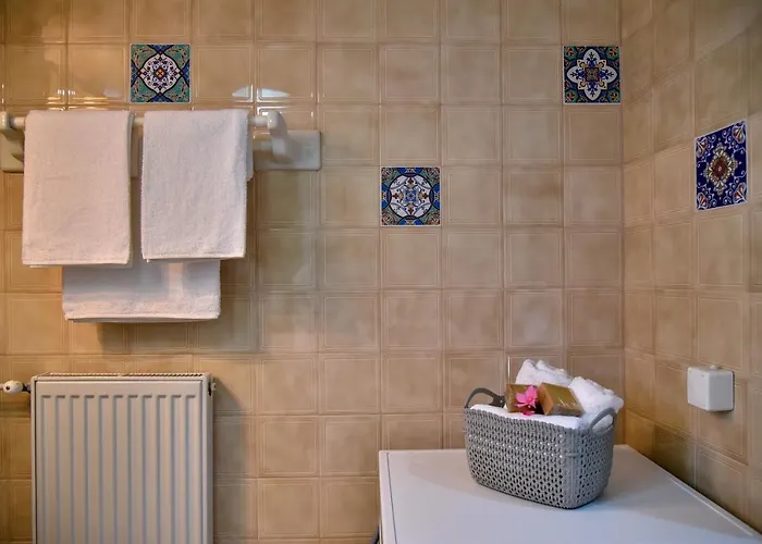 Mariza's Beachfront With Swimming Pool *