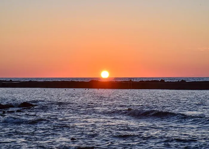 Apartament Mariza's Beachfront With Swimming Pool