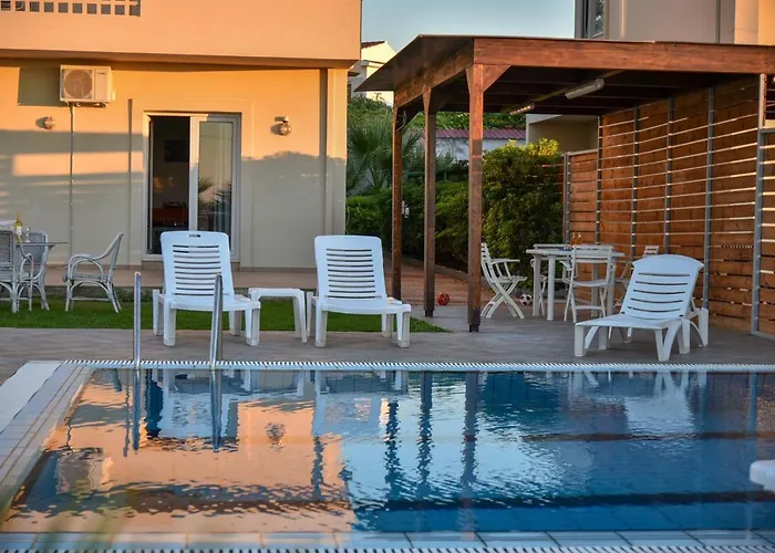 Mariza's Beachfront With Swimming Pool Apartament *